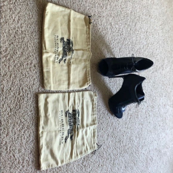Burberry navy/black heels size 36.5 - Picture 8 of 8